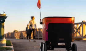 Web platform development for robotic food delivery